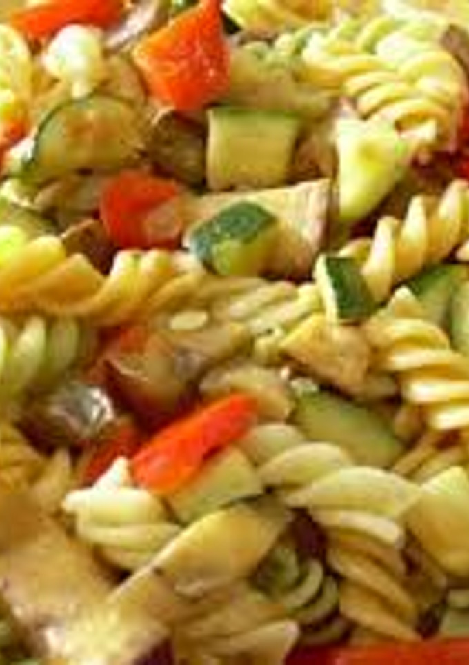 Una foto de Fideos con verduras
