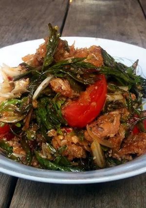 A picture of Young Tamarind Leaves Spicy Salad.