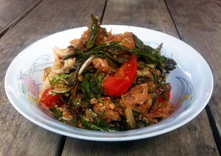 Recipe of Appetizing Young Tamarind Leaves Spicy Salad