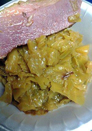 A picture of Drunken cornbeef and cabbge.