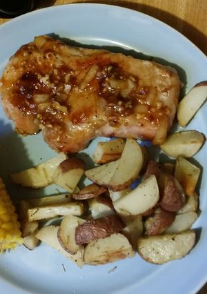 A picture of Apricot Pork Chops.