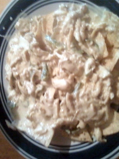 A picture of chicken nachoes.