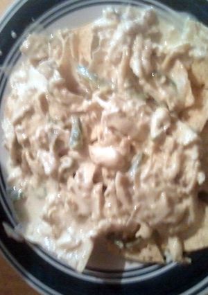 A picture of chicken nachoes.
