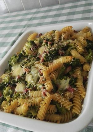 Foto di Pasta al forno con broccoli e pancetta