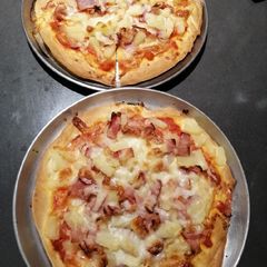 A picture of Pizza.
