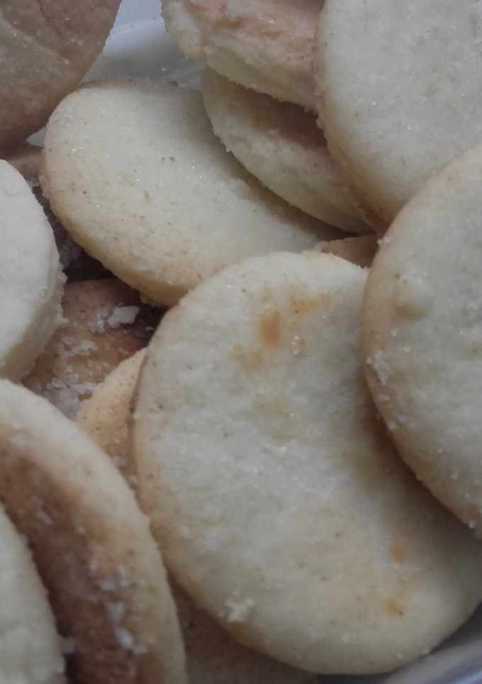Una foto de Galletitas dulces fáciles y económicas con aceite♡