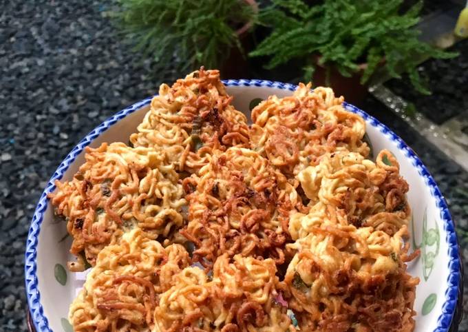 Cara membuat Bola-bola Indomie, hanya 5 bahan Cara membuat Bola-bola Indomie, hanya 5 bahan