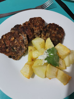 Una foto de Croquetas de jurel y papas doradas (con airfryer u horno)