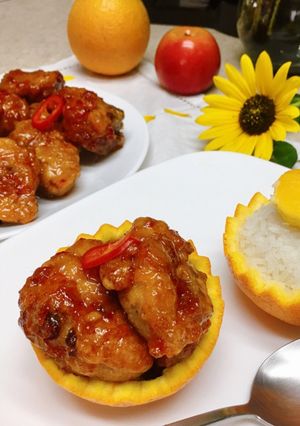 Hình của món Gà sốt cam & Cơm trái cam.