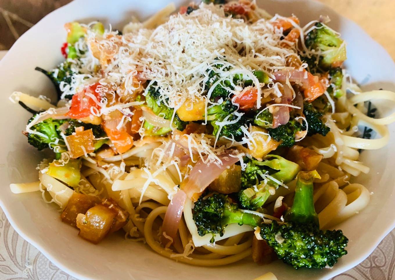 Pasta con verduras salteadas