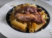 A picture of pasta con pollo