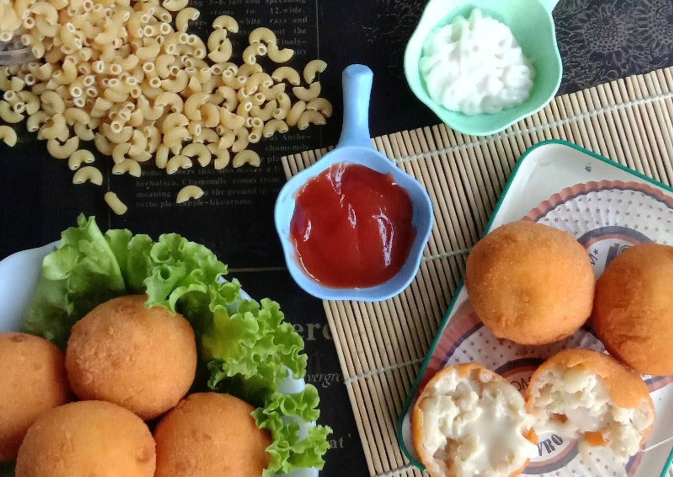 Fried Mac n Mozza cheese Ball