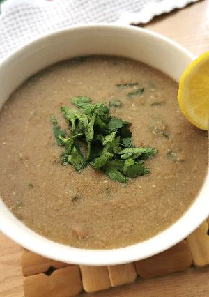 صورة لوصفة شوربة العدس الممروتة 😋😋