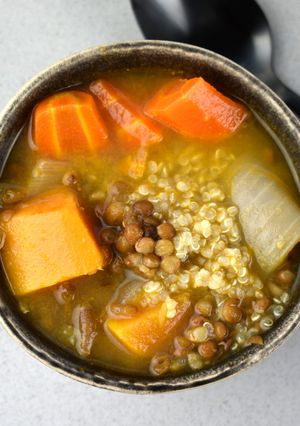 Una foto de Lentejas con quinoa