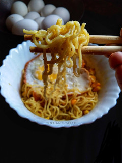 A picture of Egg corn maggi.