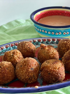 Thunfischklößchen mit scharfer Mayonnaise Rezepthauptbild
