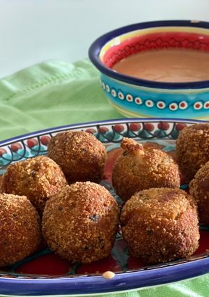 Thunfischklößchen mit scharfer Mayonnaise Rezepthauptbild