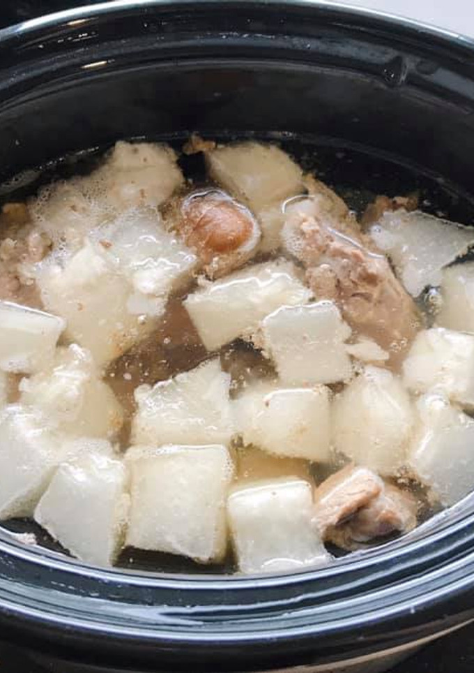 超簡單的冬瓜或白蘿蔔排骨湯 的食譜成品照片