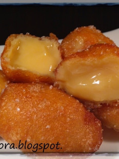Una foto de Buñuelos rellenos de crema