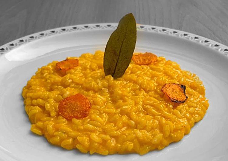 Risotto alle carote e salvia croccante 🥕 🌿