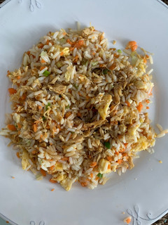 Una foto de Arroz frito con pollo