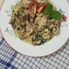 A picture of Creamy Fettucini with Spinach 🌿.