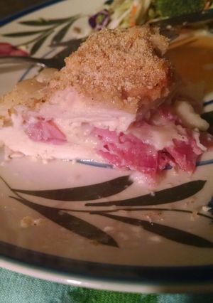 A picture of Chicken cordon bleu.