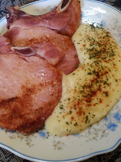 Una foto de Chuletas de Sajonia con puré de patata en 25 minutos