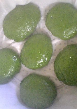 A picture of Namafu Manju (Wheat Gluten and Mochi Cakes).