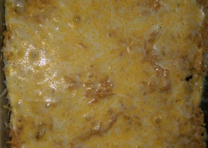 Easy cheesy Spanish rice casserole