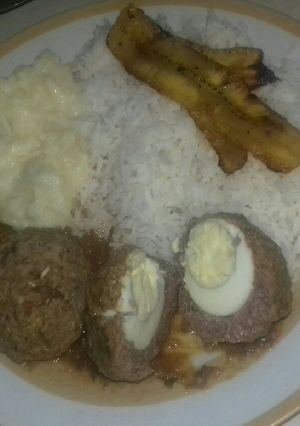 Una foto de Albóndigas rellenas 🍛 súper fácil 😋