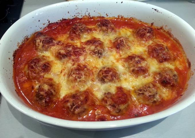 Recipe of Mario Batali Cheesy meatballs