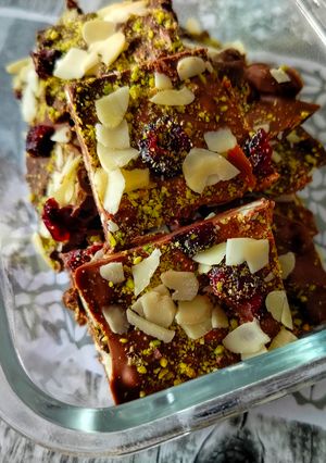 Φωτογραφία της συνταγής Κομμάτια σοκολάτας με cranberries