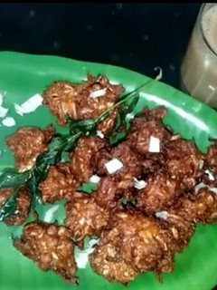 கேபேஜ் பக்கோடா (Cabbage pakoda recipe in tamil) செய்முறை முக்கிய புகைப்படம்