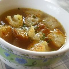 Simple and Easy Onion Gratin Soup A picture of Simple and Easy Onion Gratin Soup.