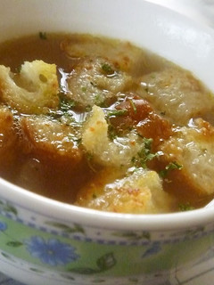 A picture of Simple and Easy Onion Gratin Soup.