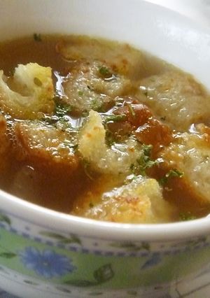 A picture of Simple and Easy Onion Gratin Soup.