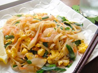 Easy Pad Thai with Dried Udon Noodles