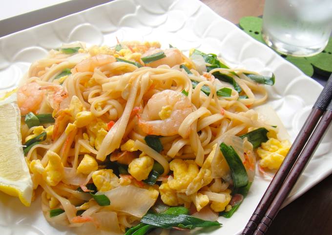 Easy Pad Thai with Dried Udon Noodles