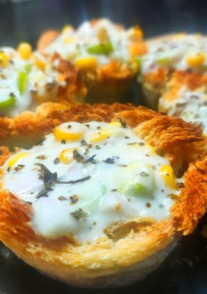 A picture of Crunchy Bread cups.