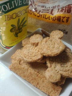 A picture of Crispy Olive Oil Coconut Cookies.