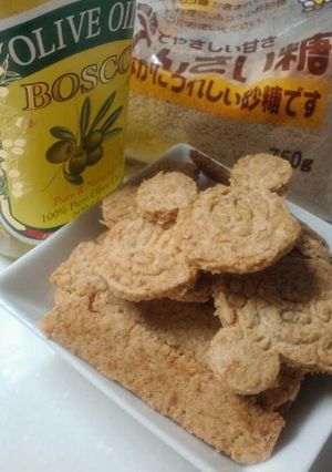 A picture of Crispy Olive Oil Coconut Cookies.