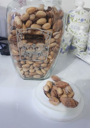 عکسی از دستور انرژی زای ماه رمضان پسته و بادام