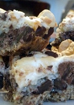 A picture of Bee's coconut pretzel bars.