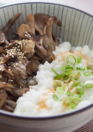 【元本山幸福廚房】舞菇蓋飯(素) 的食譜成品照片