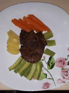 عکسی از دستور استیک با سس قارچ