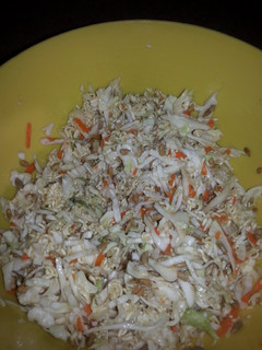 A picture of Ramen noodle coleslaw salad.