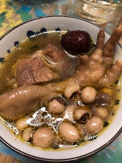A picture of Chicken Feet Soup with Black-Eyed Peas and Peanuts.
