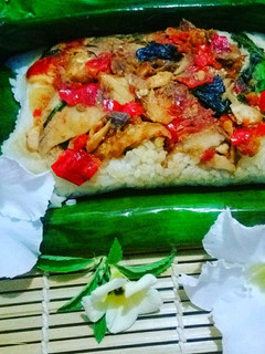 Foto resep Nasi Bakar Tongkol Suwir Pedas