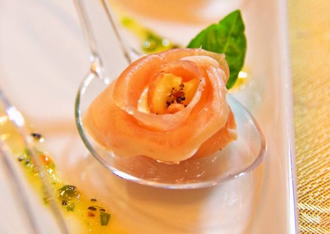 Recipe of Quick Flower Shaped Appetizers! Easy Cured Ham and Cream Cheese Roses
